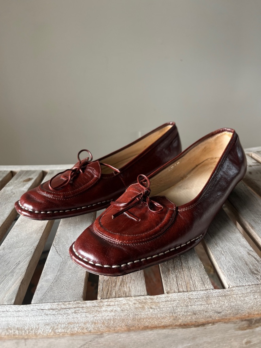 Vintage Oxblood Leather Moccasin Loafers EU 39 | Square Toe Handstitched